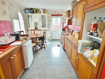 KITCHEN BREAKFAST ROOM